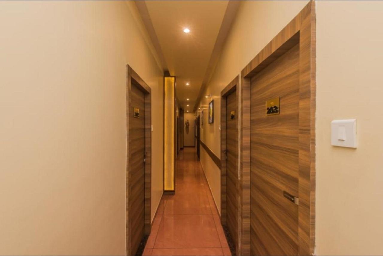 Aster Hotel Near Mumbai Airport Exterior photo